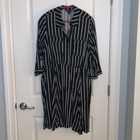 Torrid Black & White Striped Mini Challis Button-Front Shirt Dress - 1/1X - Picture 3 of 7